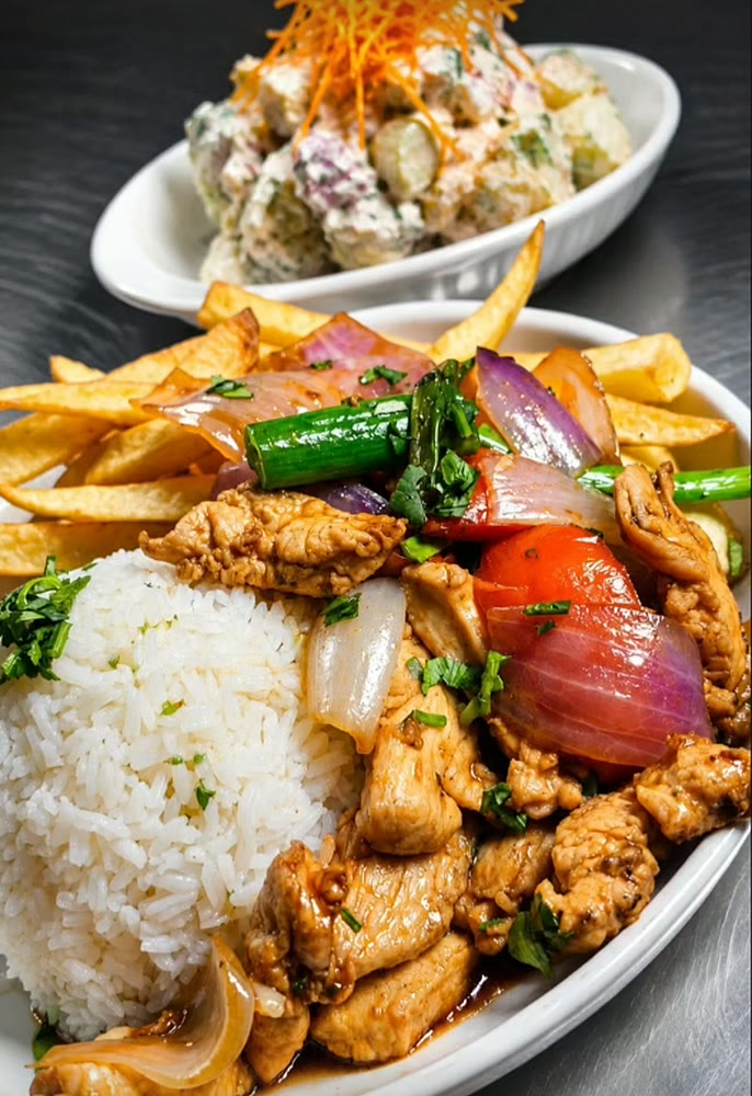 Pollo Saltado