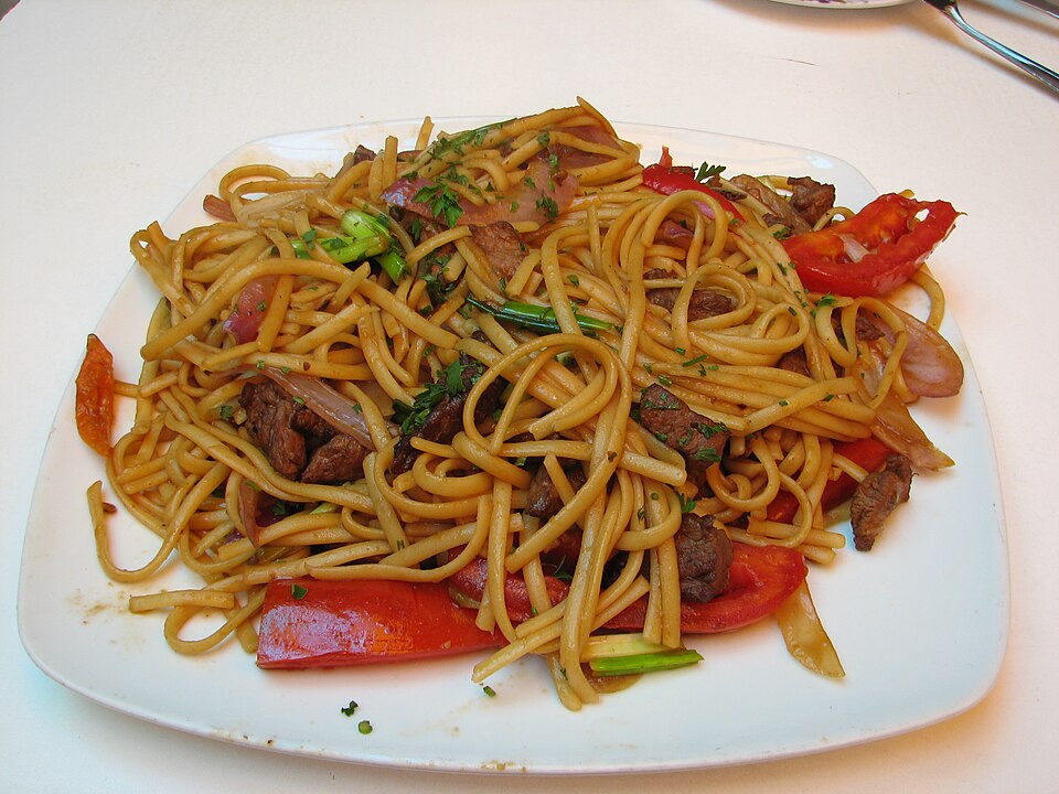 Tallarín Saltado